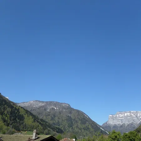 Du Midi מלון Thônes