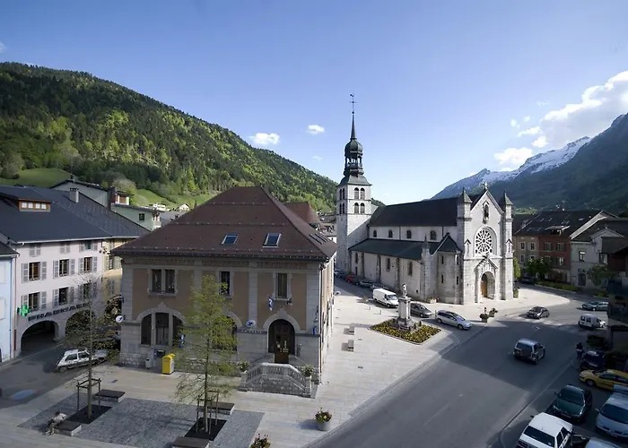 Hotel Du Midi 3*