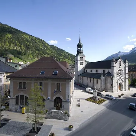 Hotel Du Midi 3*